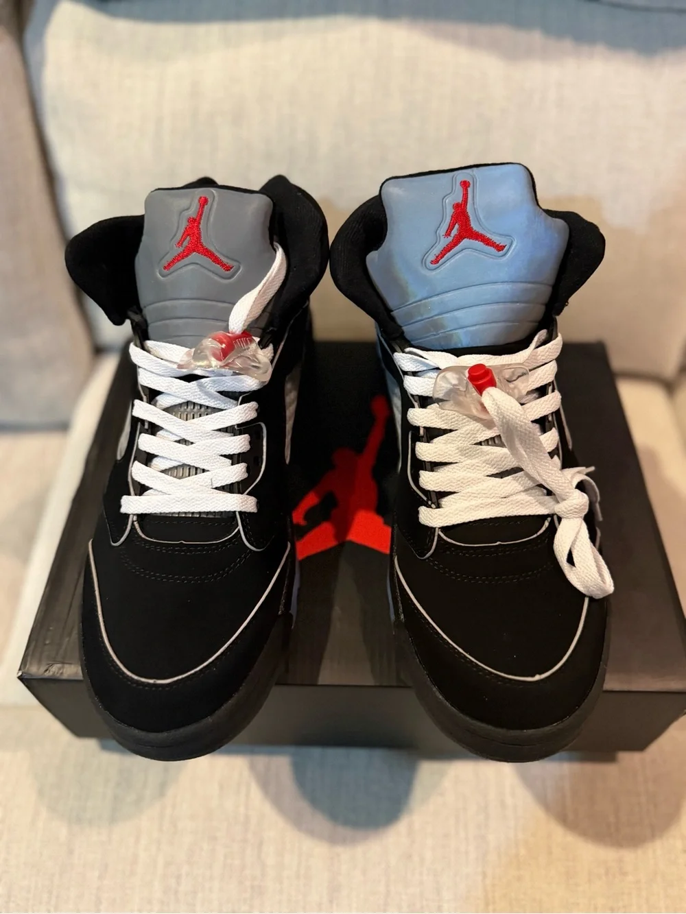 Air Jordan 5 “Black Metallic” – Sneaker Listing